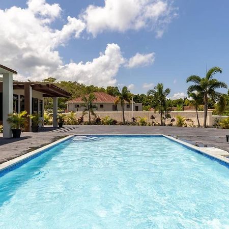 Sun Shine Luxury Villas 2 Bedroom Pool & Gym Ocho Rios St Ann Екстериор снимка