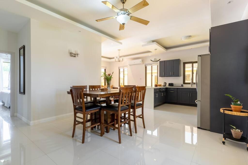 Sun Shine Luxury Villas 2 Bedroom Pool & Gym Ocho Rios St Ann Екстериор снимка